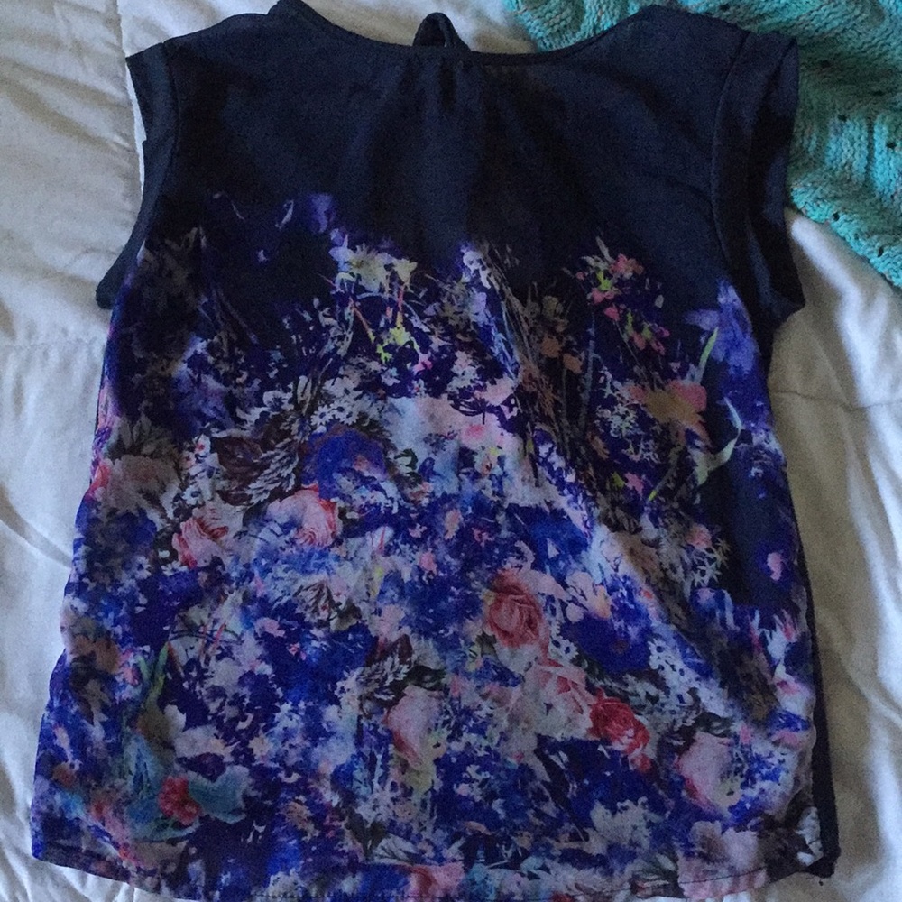 Shear floral shirt